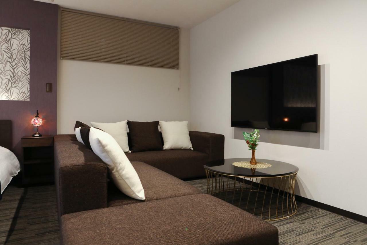 Grand Base Hakata Aparthotel Fukuoka  Exteriör bild
